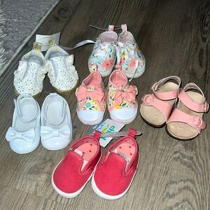 Lot of NewBorn 0-3 shoes!